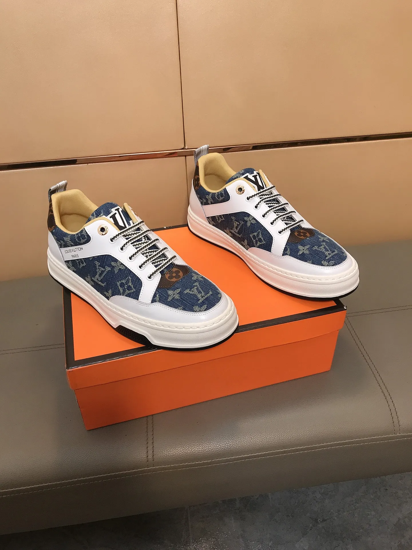 Ex-factory price 380🔥🆕Hot model [Louis Vuitton] LV🔝New Korean style casual men's shoes, high-end brand, the upper is made of Italian imported cowhide + brand printed fabric, and pigskin feet are made🔥, making walking more convenient and comfortable! Amazing work [color]! Create a fashionable personality to set off your uniqueness! A must-have for trendy men! Classic🔥Size: 38-44